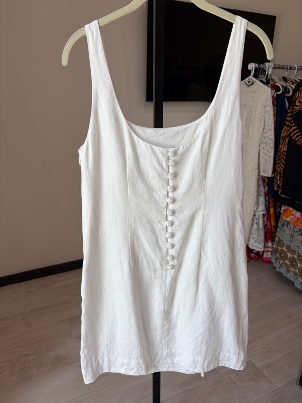Farm Rio: Off-White Sleeveless Euroflax™ Premium Linen Mini Dress - Picture 8 of 15